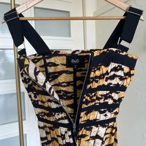 Dolce and Gabbana top with zipper front and adjustable straps size 38. New